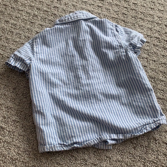 (✨5 for $20✨) Organic Cotton Stripe Button Down - 18 months - Picture 2 of 3